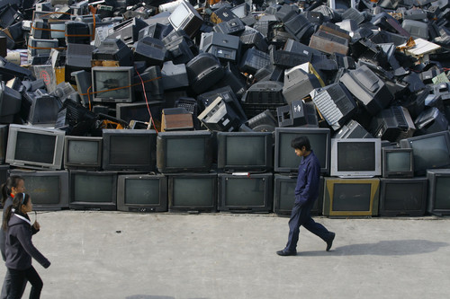 香港电子垃圾仍旧具有很好的利用价值，每年有成百上千吨含金废物需要处理