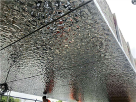 Advantages of stainless steel decorative materials in construction applications