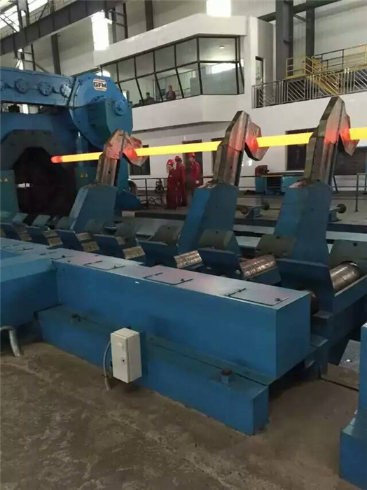 齐鲁特钢有限公司现代化生产重型装备四锤头2000吨精锻机