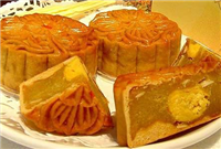 The moon cake to transport