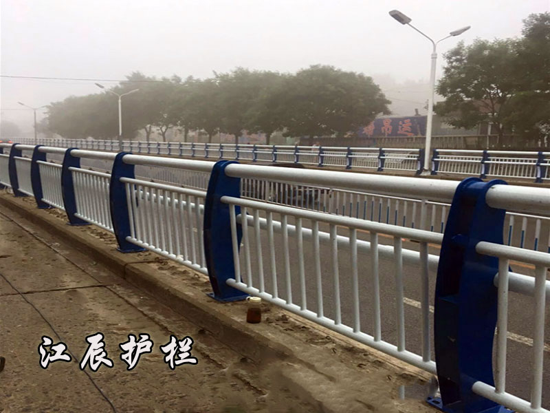 道路护栏功能