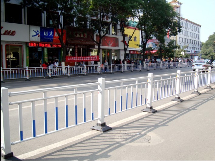 PVC道路护栏的优点