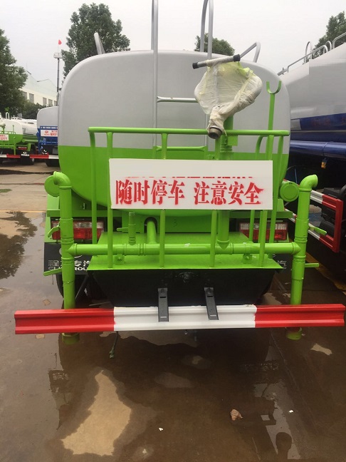 国六东风多利卡D9 15方洒水车4