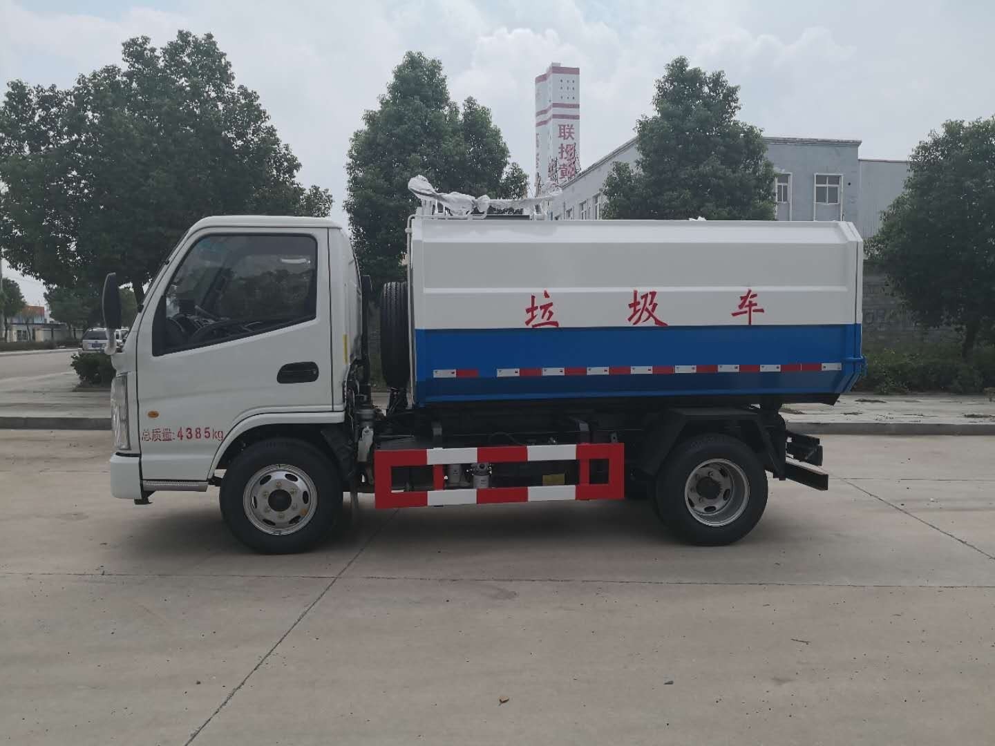 凯马3立方挂桶垃圾车4立方小型勾臂式垃圾车4