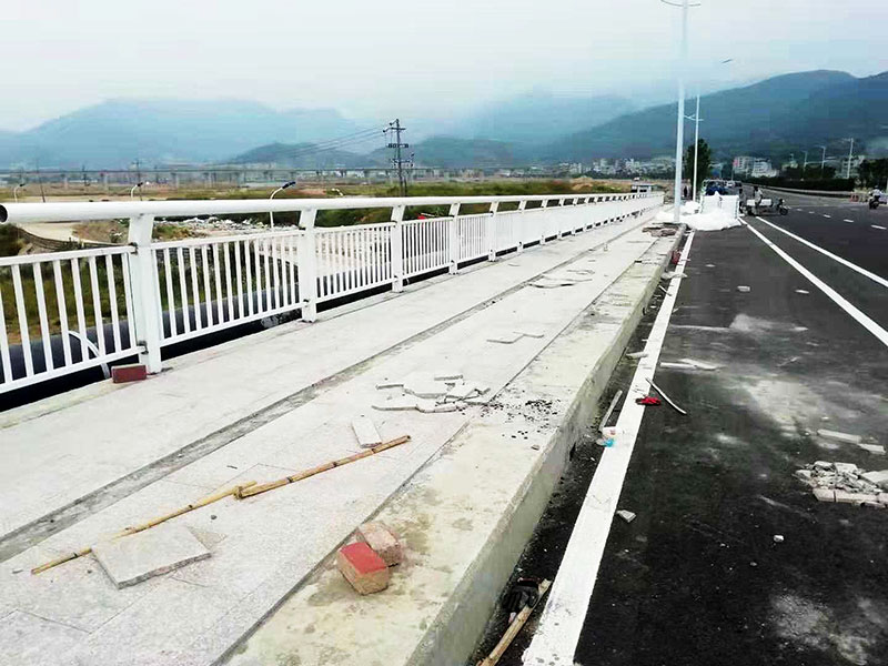 道路护栏