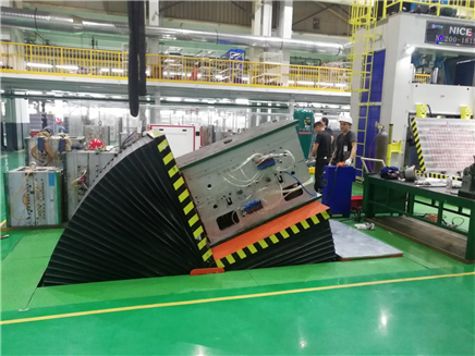 Tablet hydraulic turning molding machine testing in Guangzhou