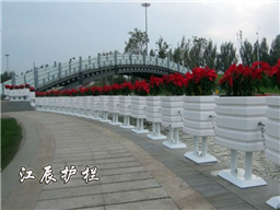 赤峰市PVC花箱护栏