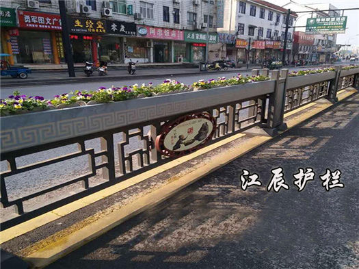 呼伦贝尔市特色道路花箱