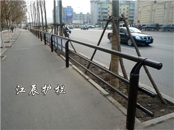 连云港市街道钢制隔离护栏