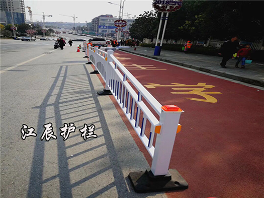 沧州市热镀锌钢制交通护栏