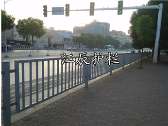 路基护栏