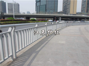 钢制公路护栏