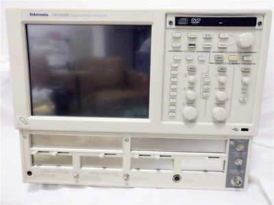 Tektronix DSA8200 Digital Serial Analyzer Sampling Oscilloscope