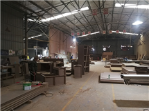 展柜生產基地木工制作區域