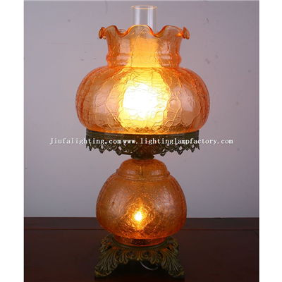 TLC00082 Victorian Style Glass Hurricane Table Lamp