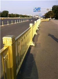 黄金交通护栏