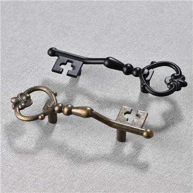 P00356 Antique Key Shape Pull Handles Vintage Bronze Zinc Alloy Decorative Door Pull Knob for Cabine